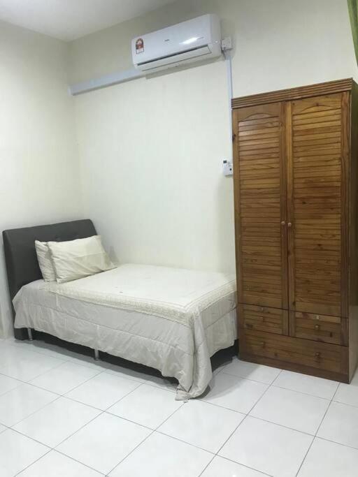 Hj Homestay Куала Теренгану Екстериор снимка